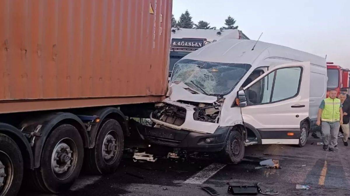 4 araç birbirine girdi! 1 yaralı