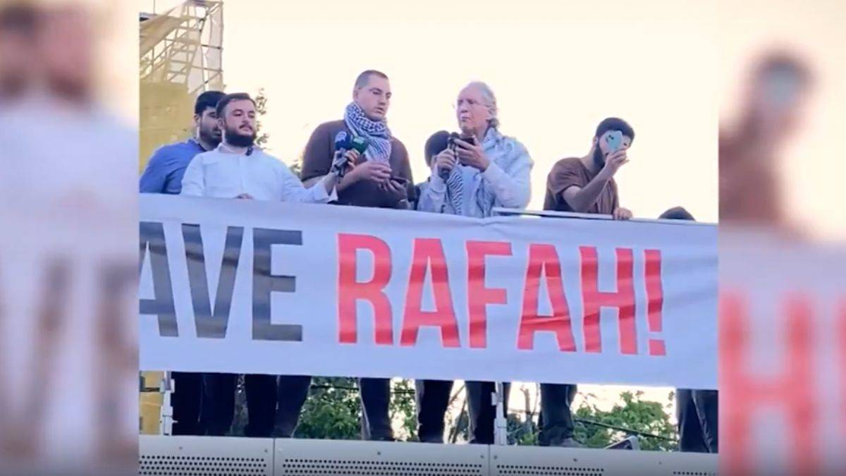 Filistin'i gördü, Müslüman oldu