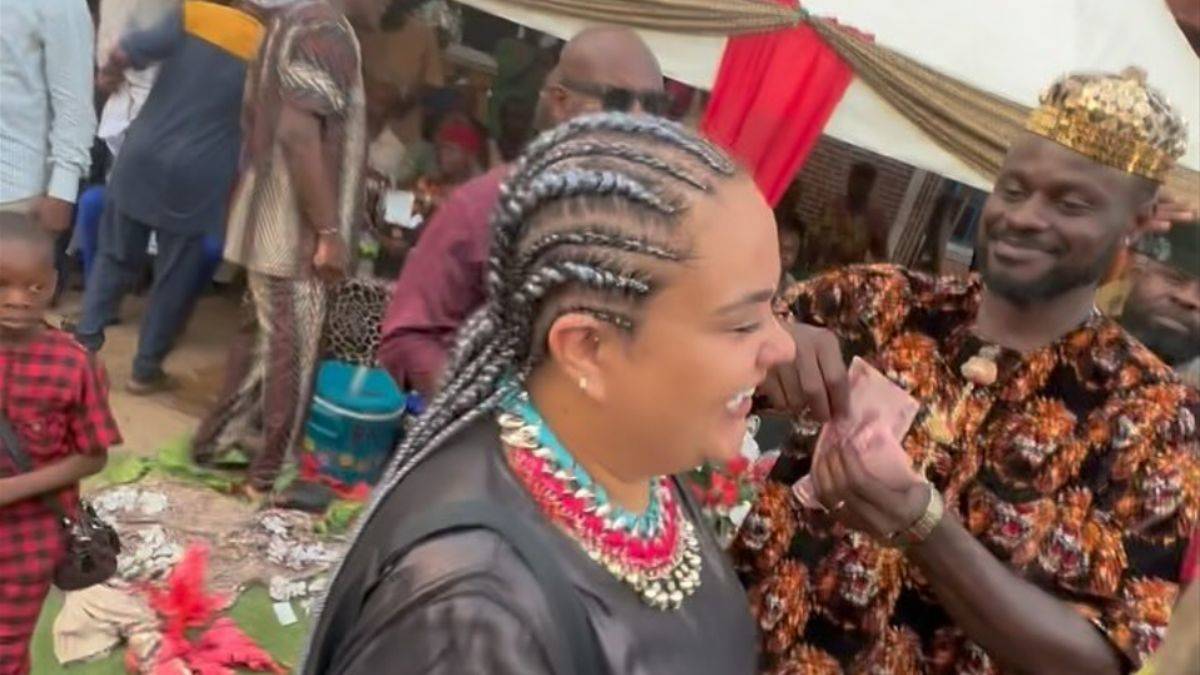 Nijerya Kralı'nın oğluyla evlenen Türk kızı gündemde