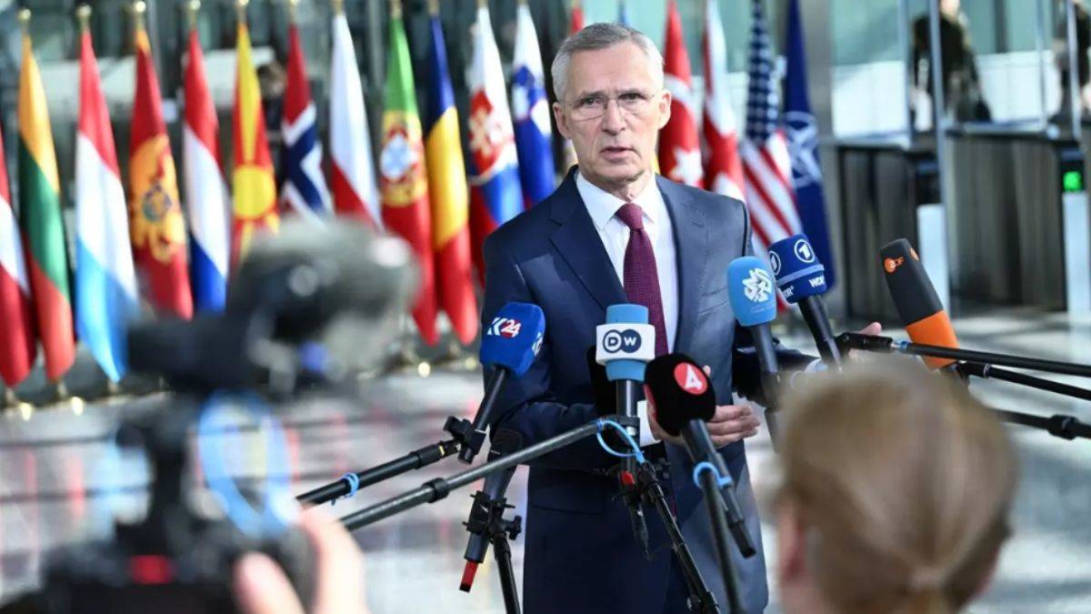 Biden ile görüşen Stoltenberg: NATO Ukrayna'ya yardımlarda öncü rol üstlenecek