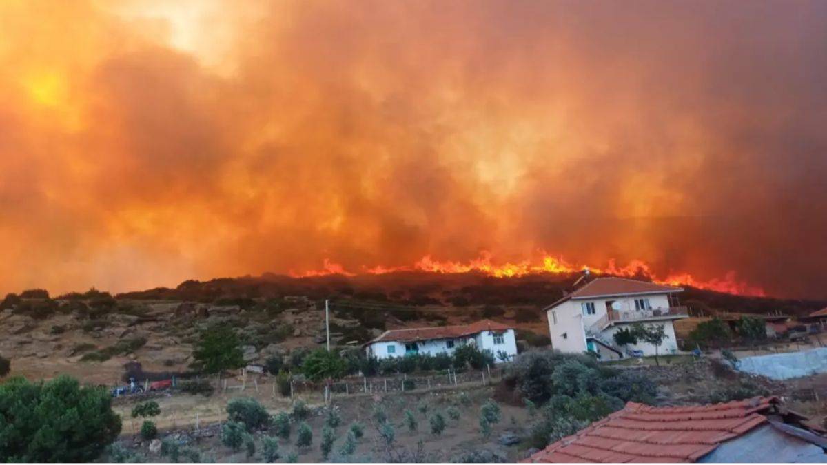 İki ilde orman yangını! Vatandaşlar tahliye edildi