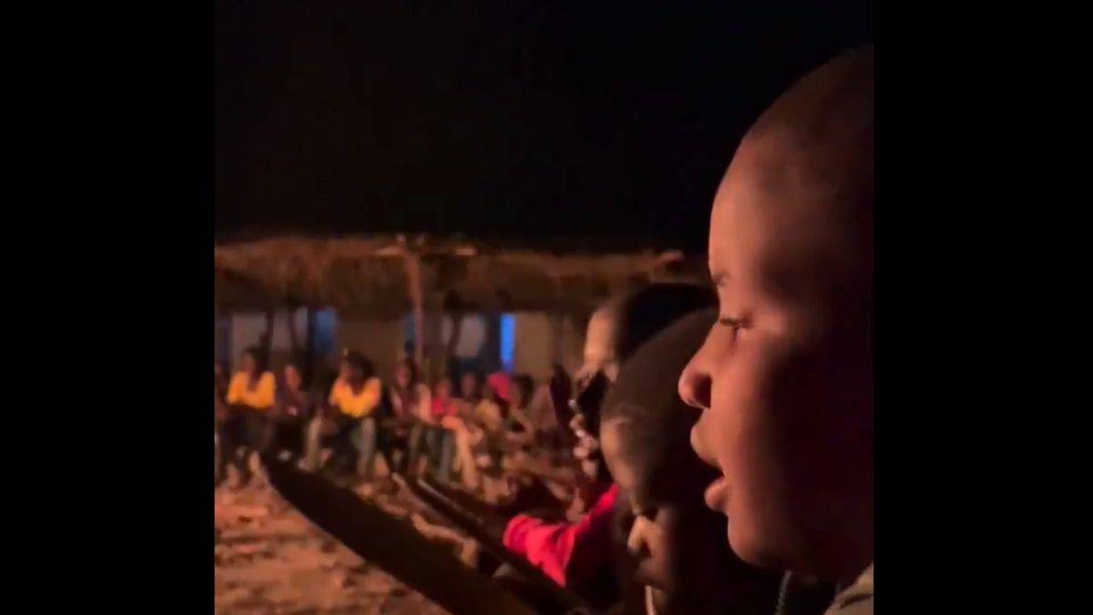 Afrikalı çocukların toplu Kur'an okuması hayran bıraktı