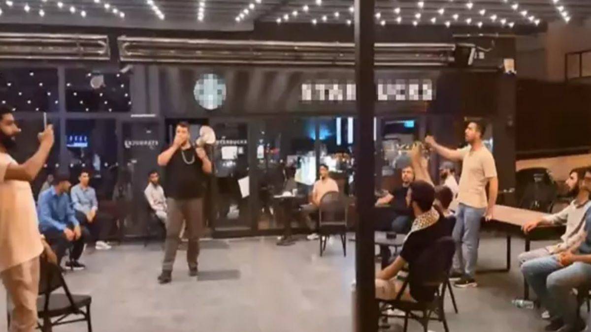 Starbucks ve Burger King'i protesto edenlere gözaltı
