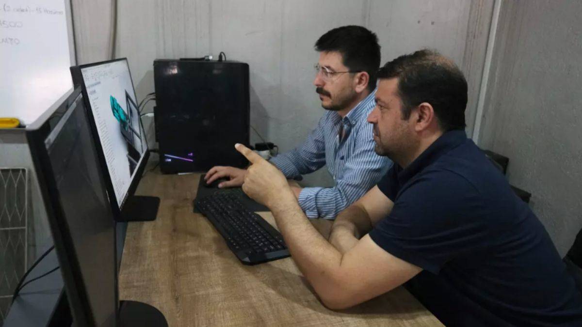 ''Sıfır atık'' vizyonuna önemli katkı! Geri dönüşüm makinesi geliştirildi