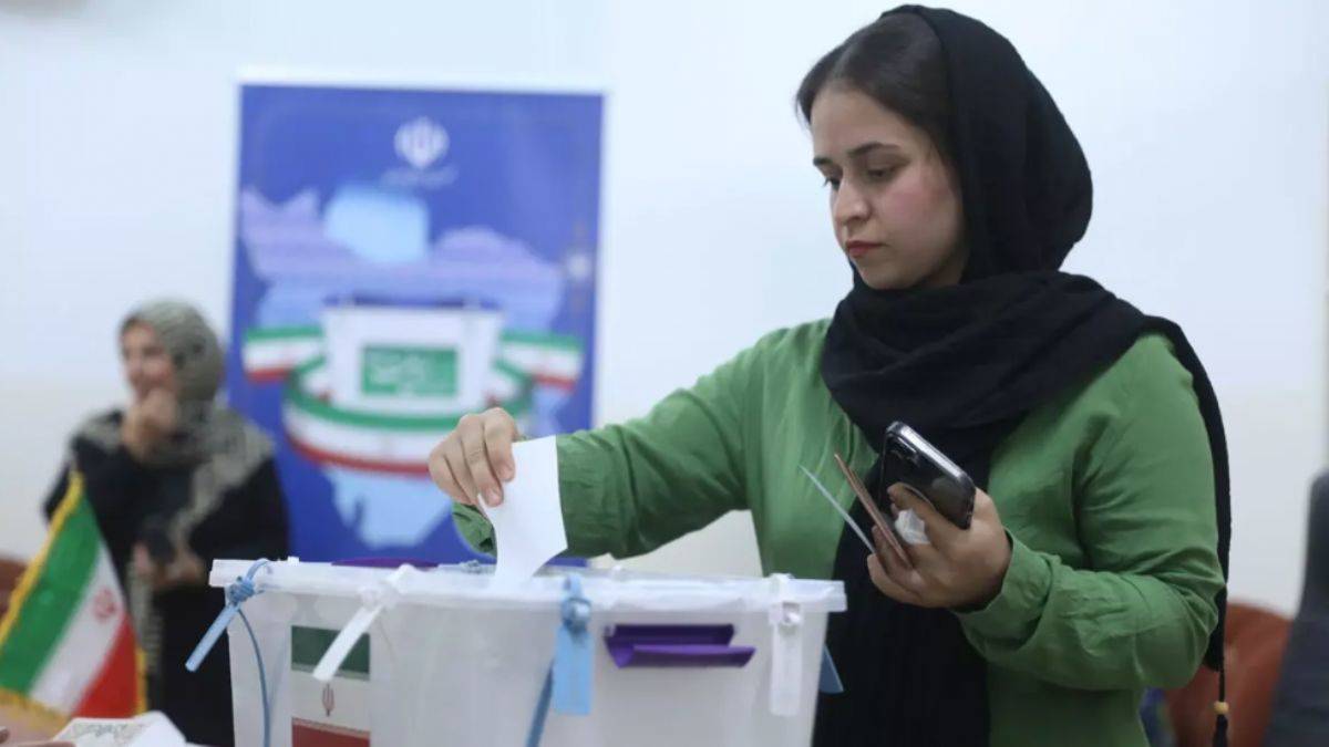 İran'daki cumhurbaşkanlığı seçiminde ilk sonuçlar gelmeye başladı!