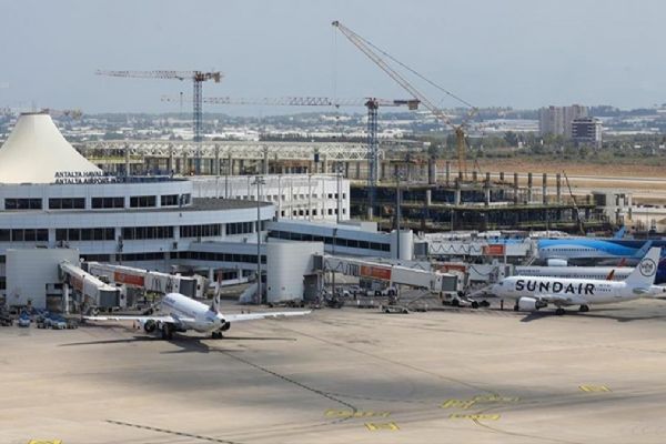 İsrail'e ait yolcu uçağı Antalya'ya acil iniş yaptı!