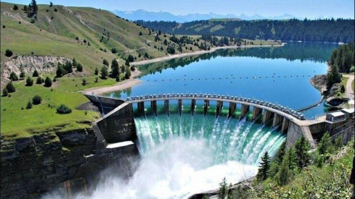 İran'dan Kazakistan'a ve Türkmenistan'a yatırım