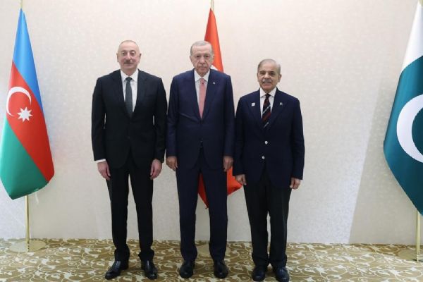 Dışişleri'nden üçlü zirve açıklaması: İşbirliği için mutabık kalındı