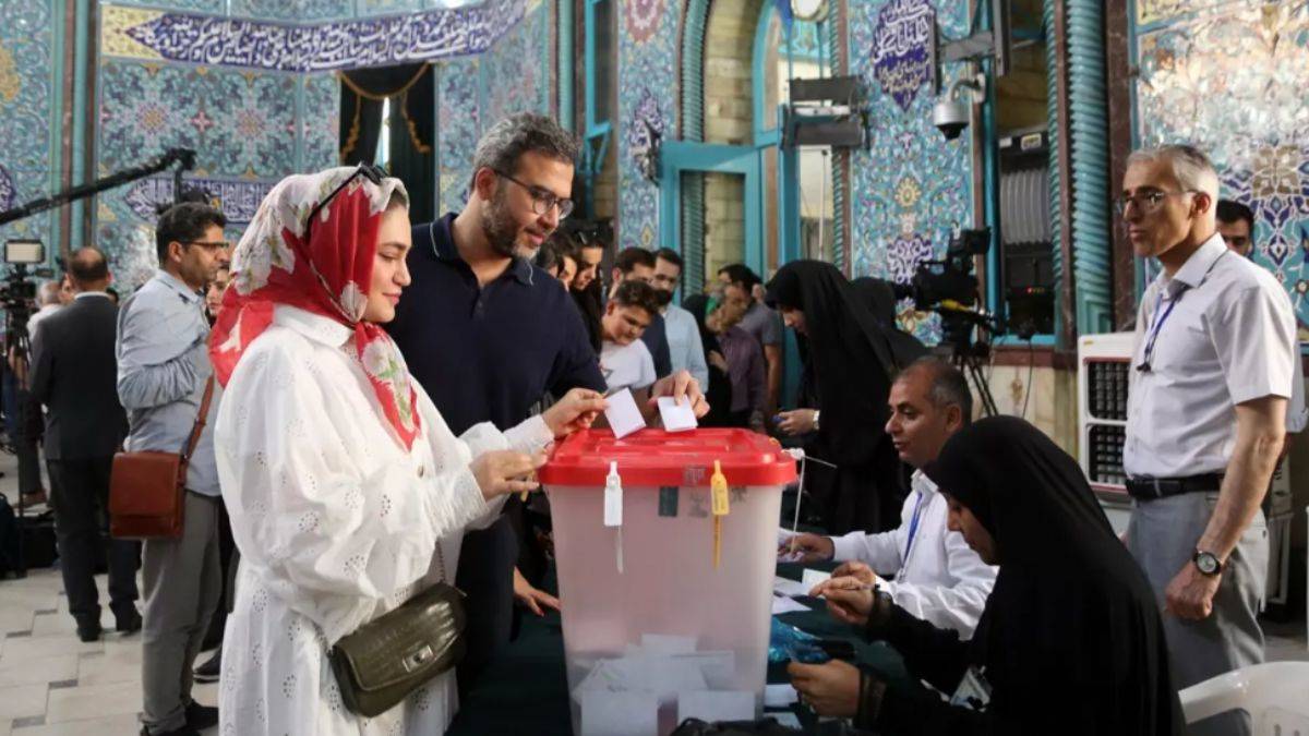 İran'ın yeni cumhurbaşkanı Mesud Pezeşkiyan oldu