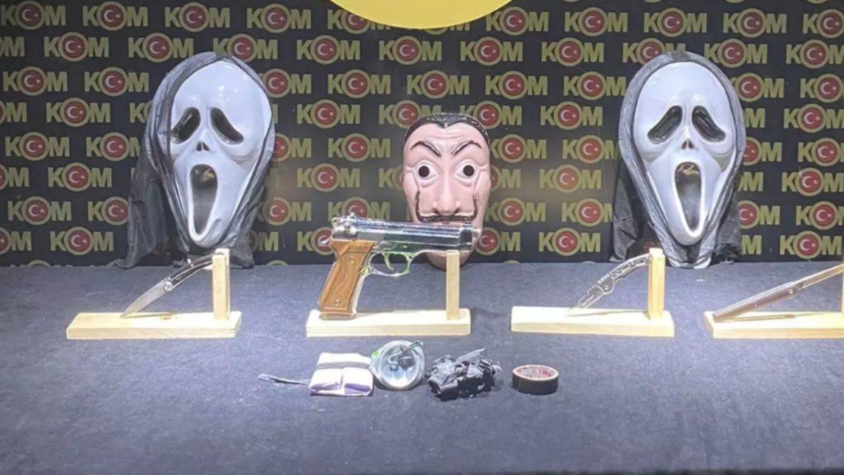 Araçta el yapımı patlayıcı ele geçirildi