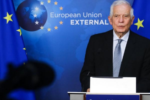 Borrell ile Yunan Savunma Bakanı Dendias'tan 'Aspides' ziyareti