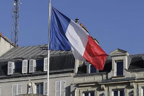 Fransa'da oy kullanma işlemi başladı