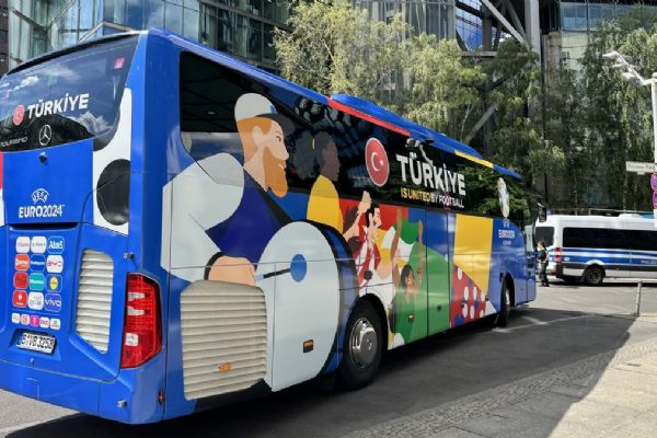A Milli Futbol Takımı, Berlin'den ayrıldı