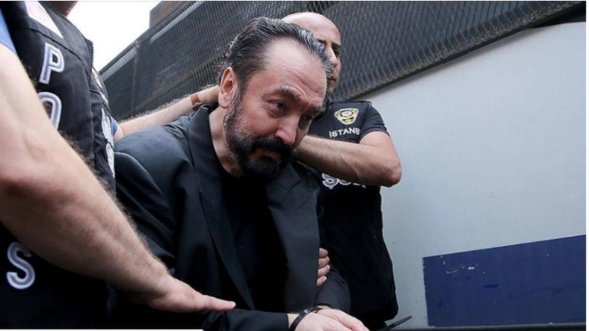 Cezadan kaçmak isteyen Adnan Oktar'ın sosyal medya oyunu!