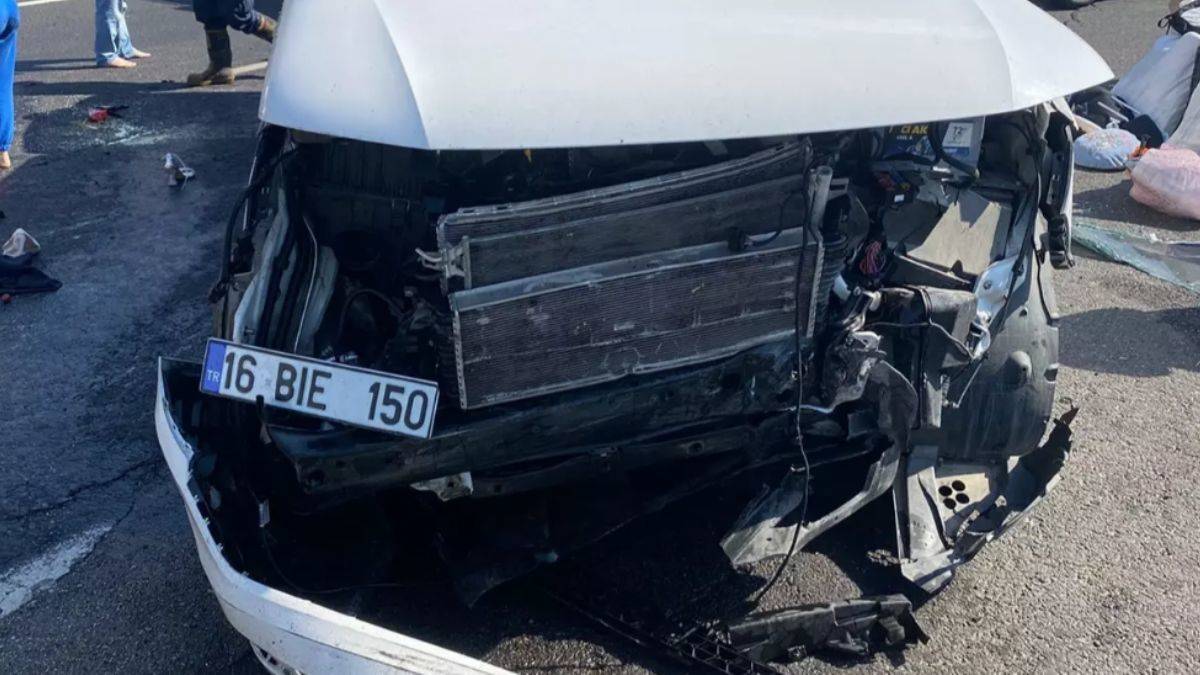 Gaziantep'te minibüs devrildi