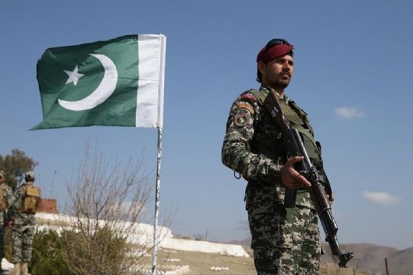 Pakistan'da TTP operasyonu: 3 polis ve 3 Taliban üyesi öldü