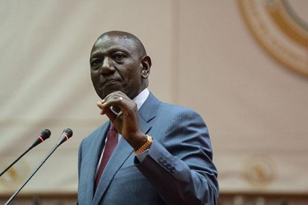 William Ruto kabineyi feshetti