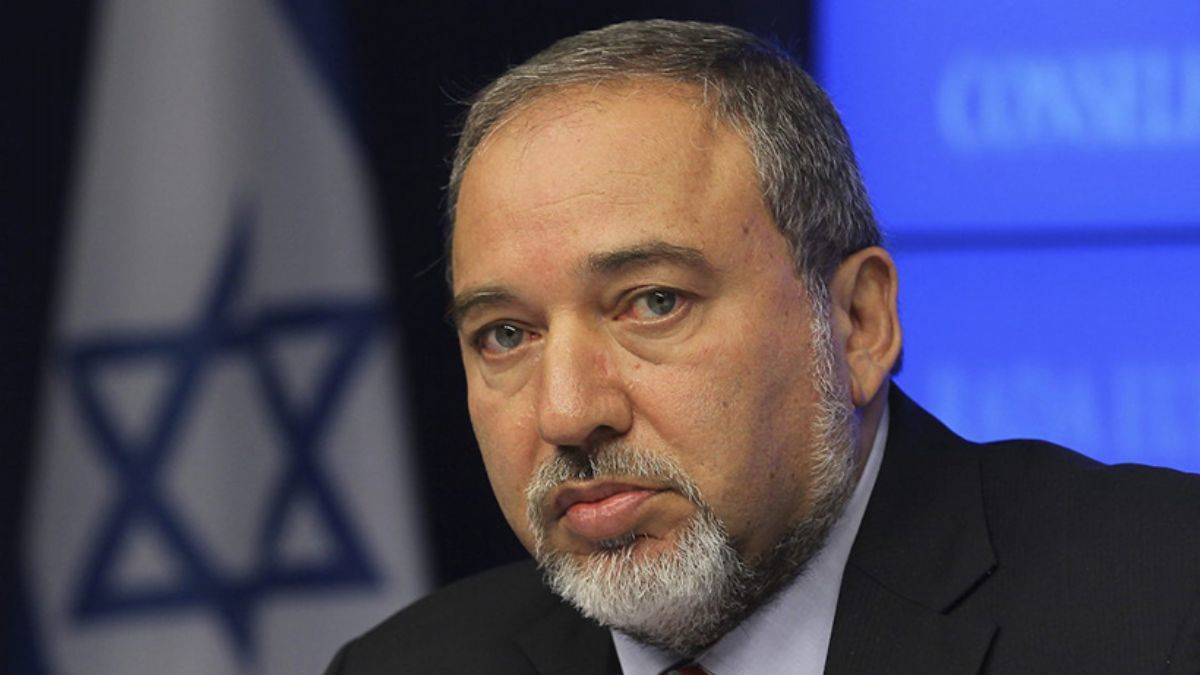 Liberman: İsrail, İran'ı yenmeden hayatta kalamaz