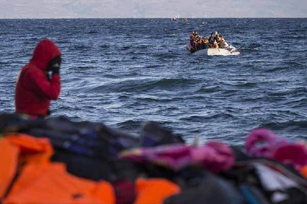 Akdeniz'de 261 göçmen boğulmaktan kurtarıldı