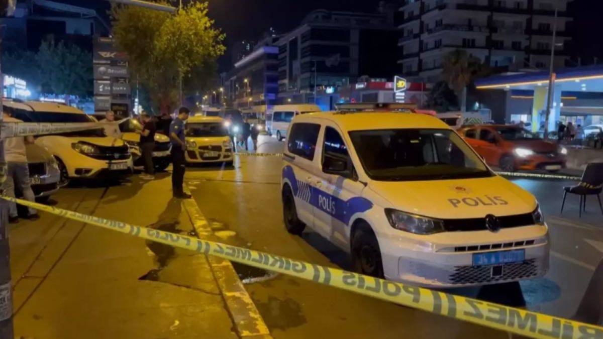 Esenyurt'ta restorana silahlı saldırı: Yoldan geçen kişi öldü