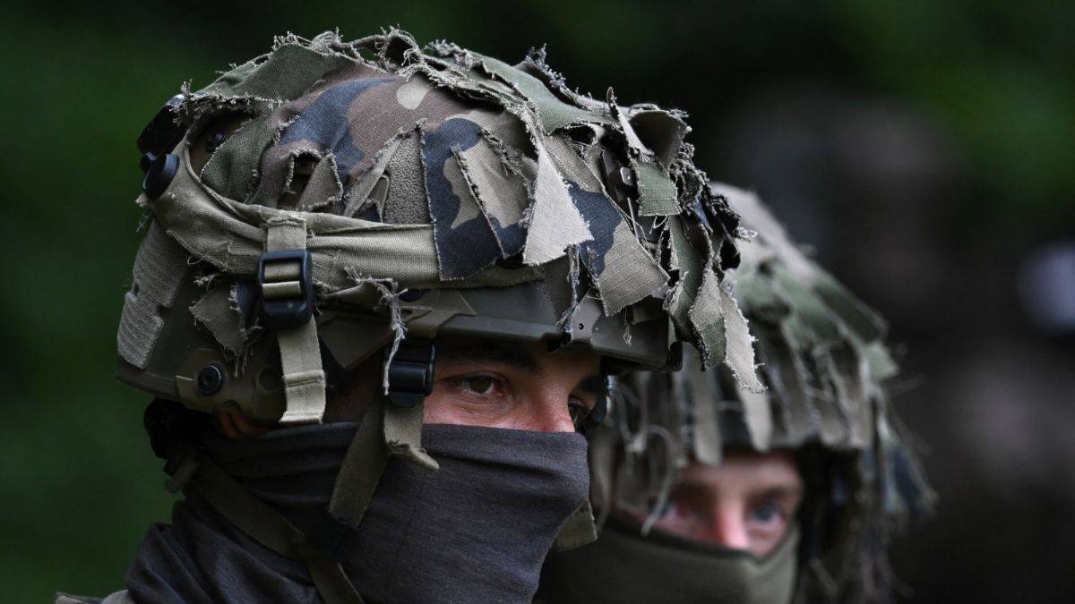 NATO 500 binden fazla ittifak askerini yüksek alarma geçirdi