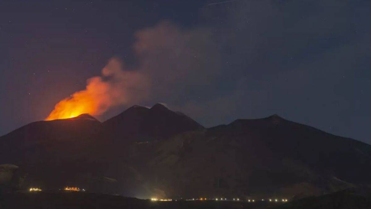 Etna Yanardağı yeniden sessizliğini bozdu