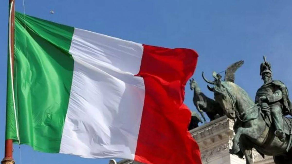 İtalya'da yaya geçidi çöktü