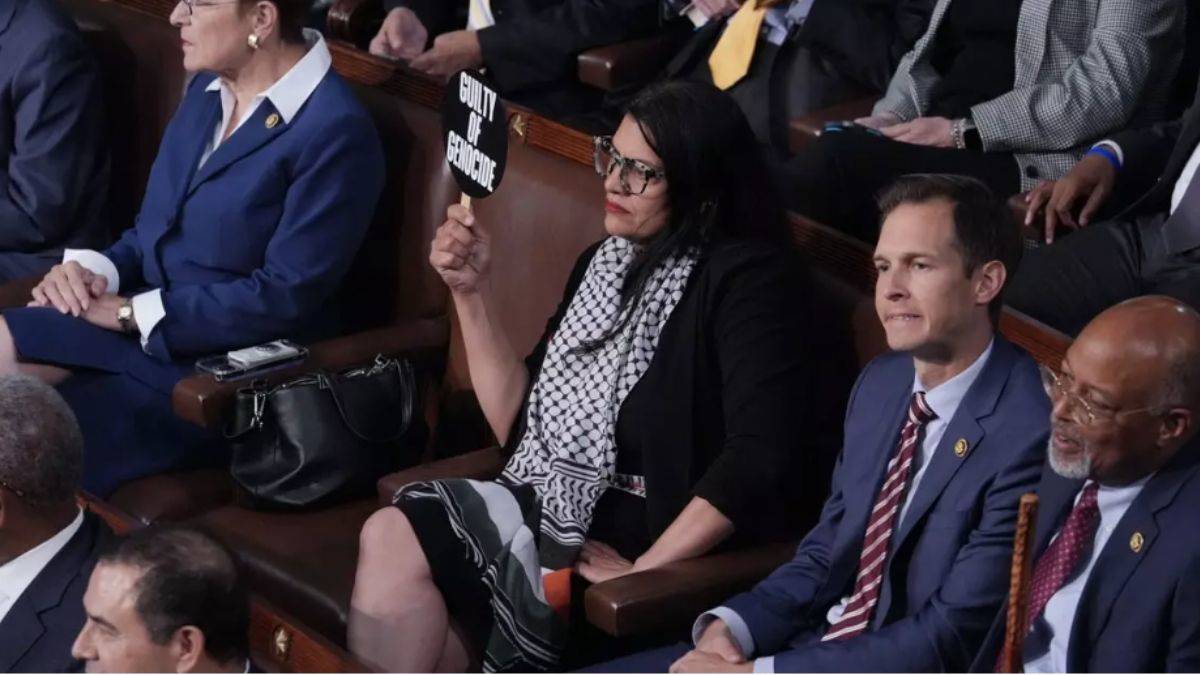 Netanyahu'nun ayakta alkışlanmasına tepki gösterdi