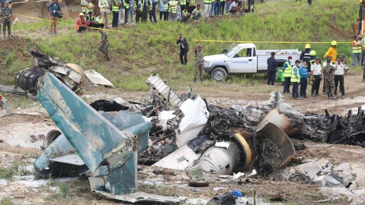 Nepal'deki uçak kazasında pilotun şaşırtan kurtuluşu