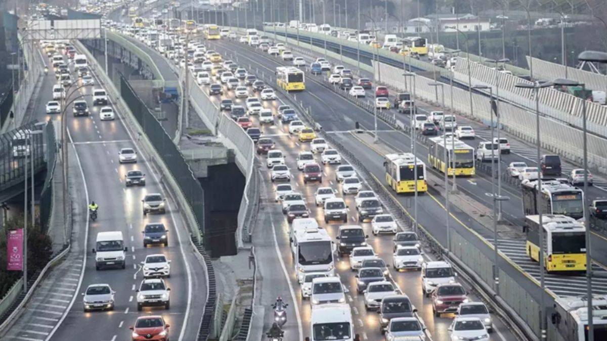 Maliye gelir beyan etmediği halde lüks araç kullananların peşine düştü