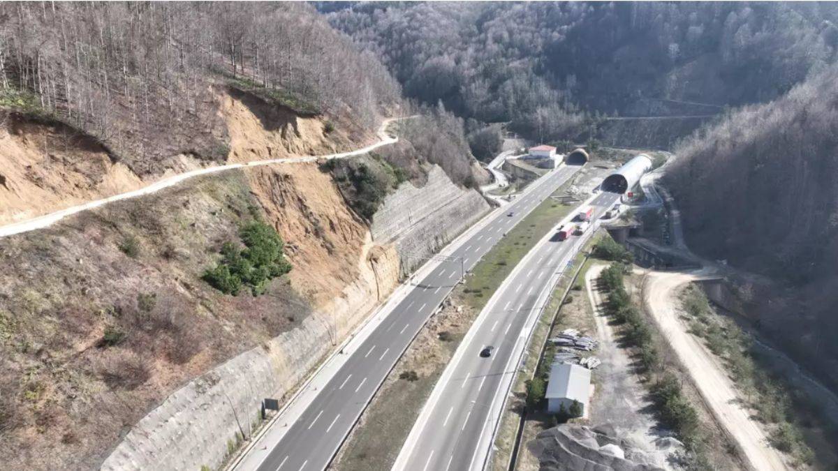 50 gün sürecek! Bolu Dağı Tüneli'nin İstanbul yönü trafiğe kapatıldı