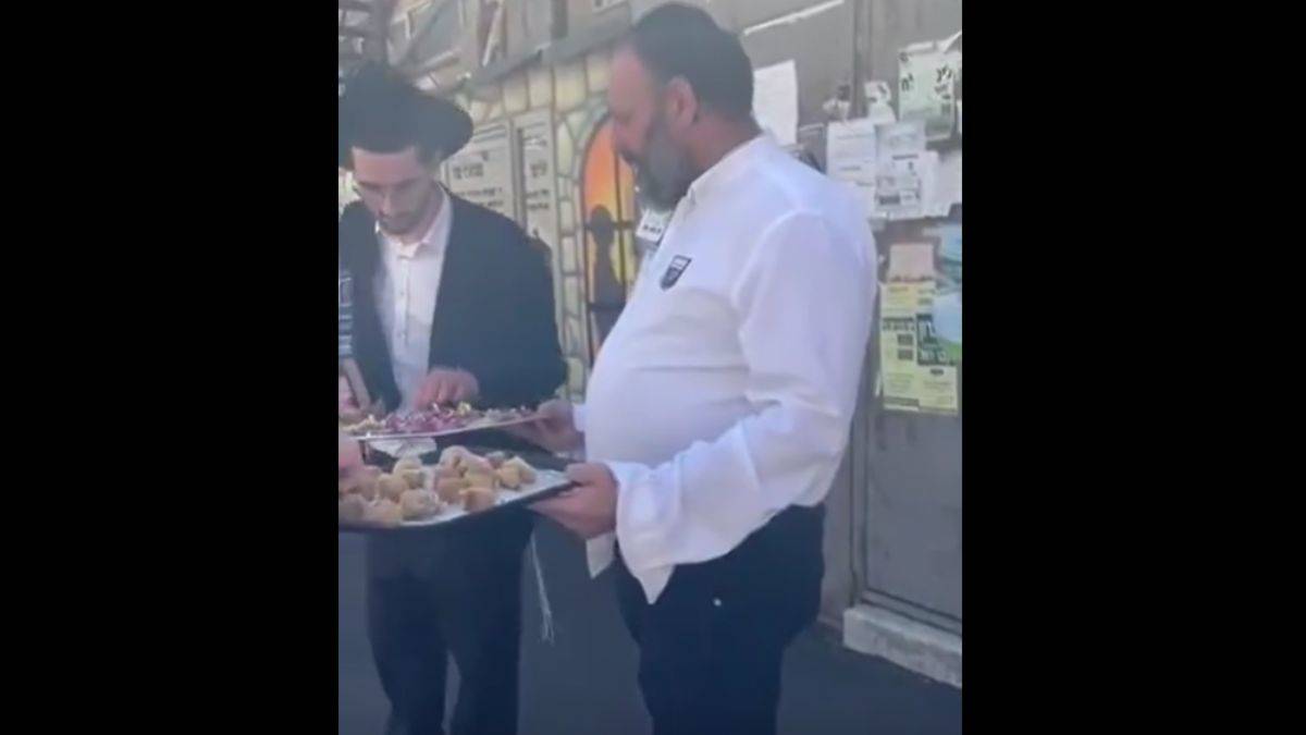 Haniye öldürüldü, Yahudiler tatlı dağıttı