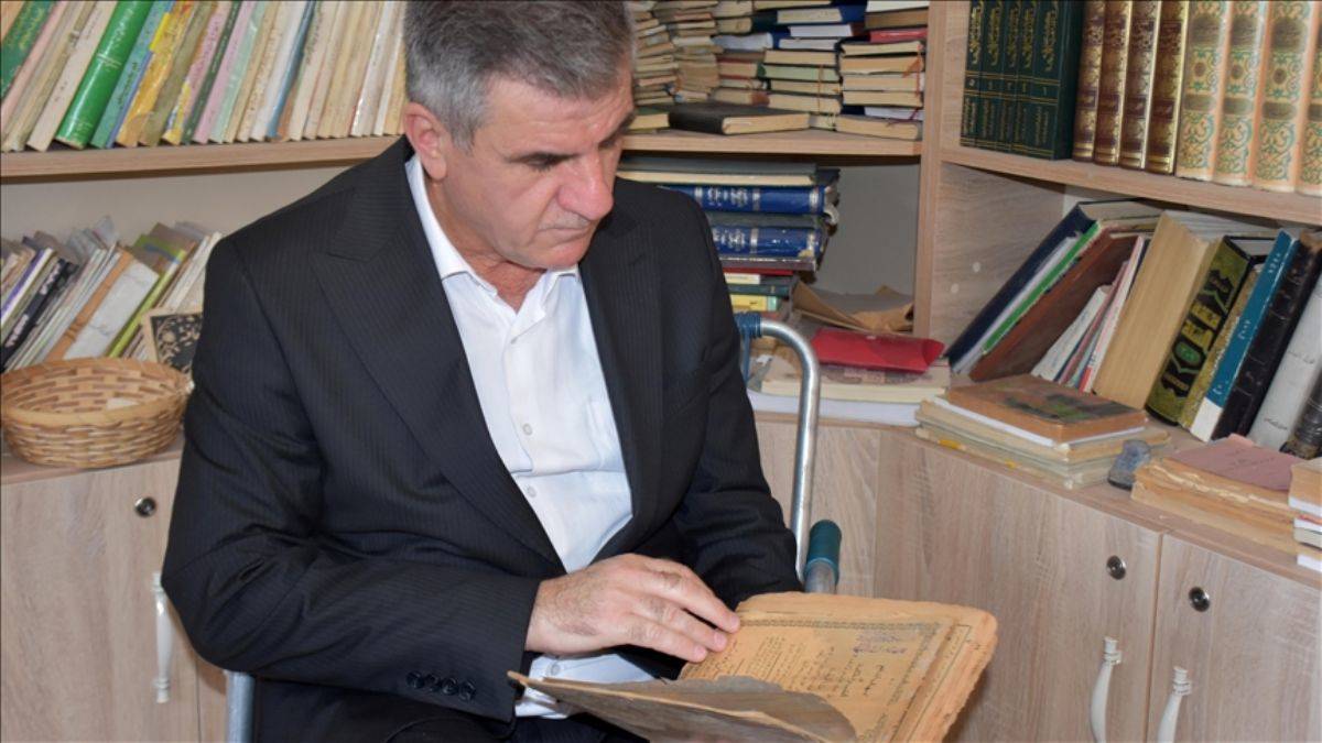 Iraklı hoca Osmanlı eserlerine gözü gibi bakıyor