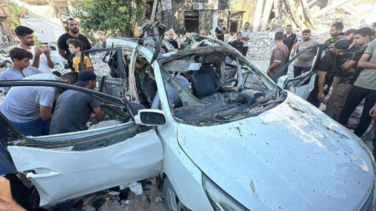 İsrail, El Cezire muhabiri ve kameramanını öldürdü