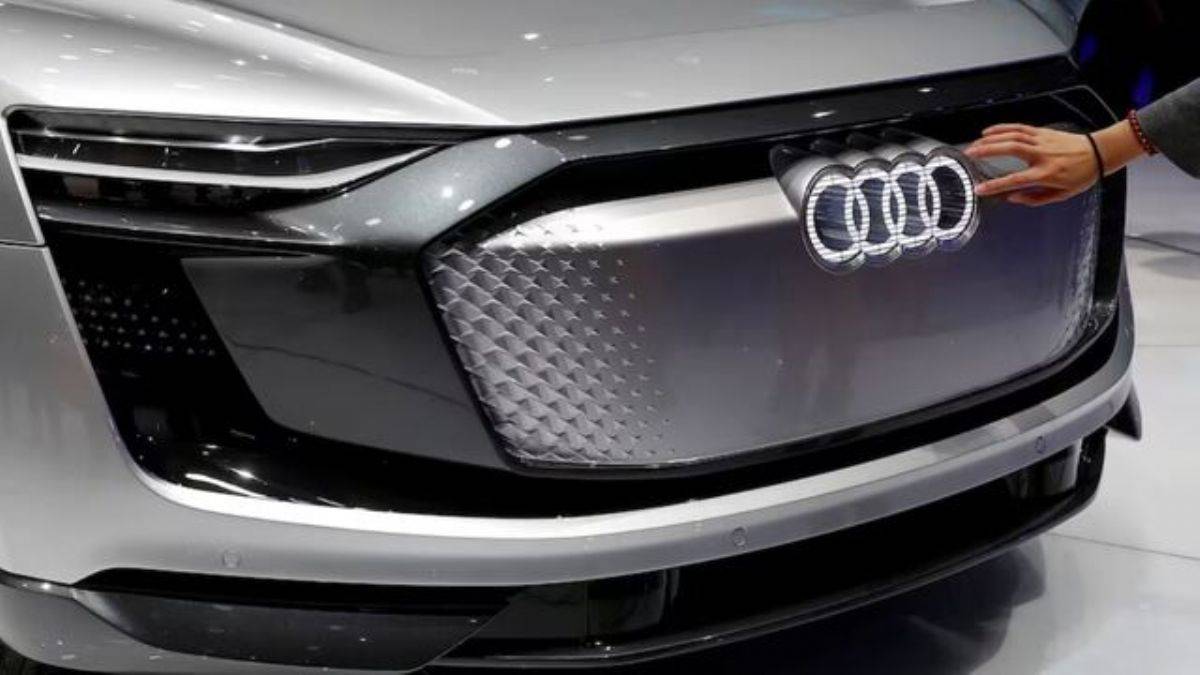Audi Çin'deki modellerinde logoyu değiştiriyor