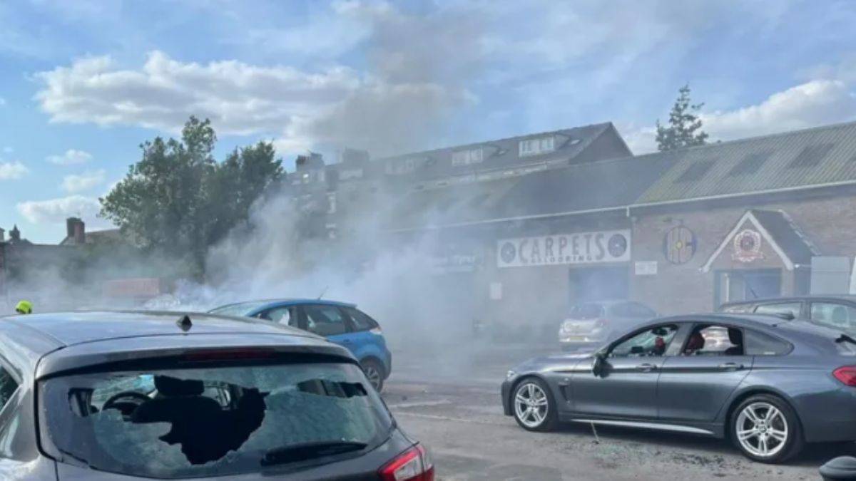 Kürtlerin yoğun olarak yaşadığı İngiltere’nin Hull şehrinde iş yerleri yakılıyor ve yağmalanıyor