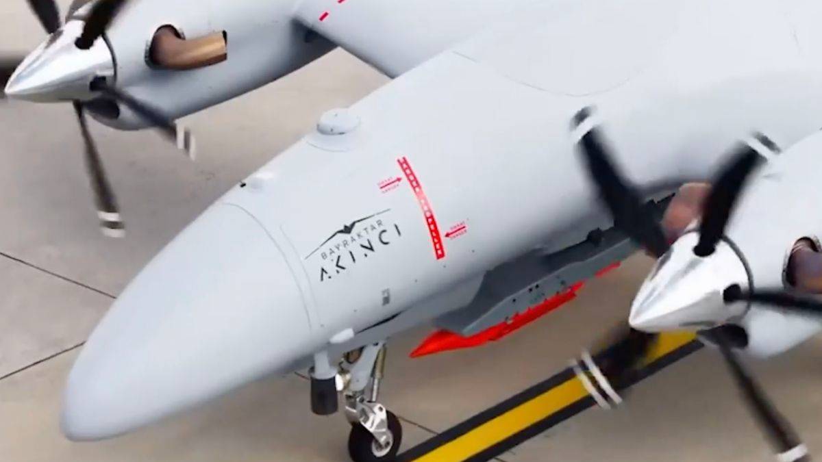 Bayraktar Akıncı'dan ilk: Tam isabetle vuruldu