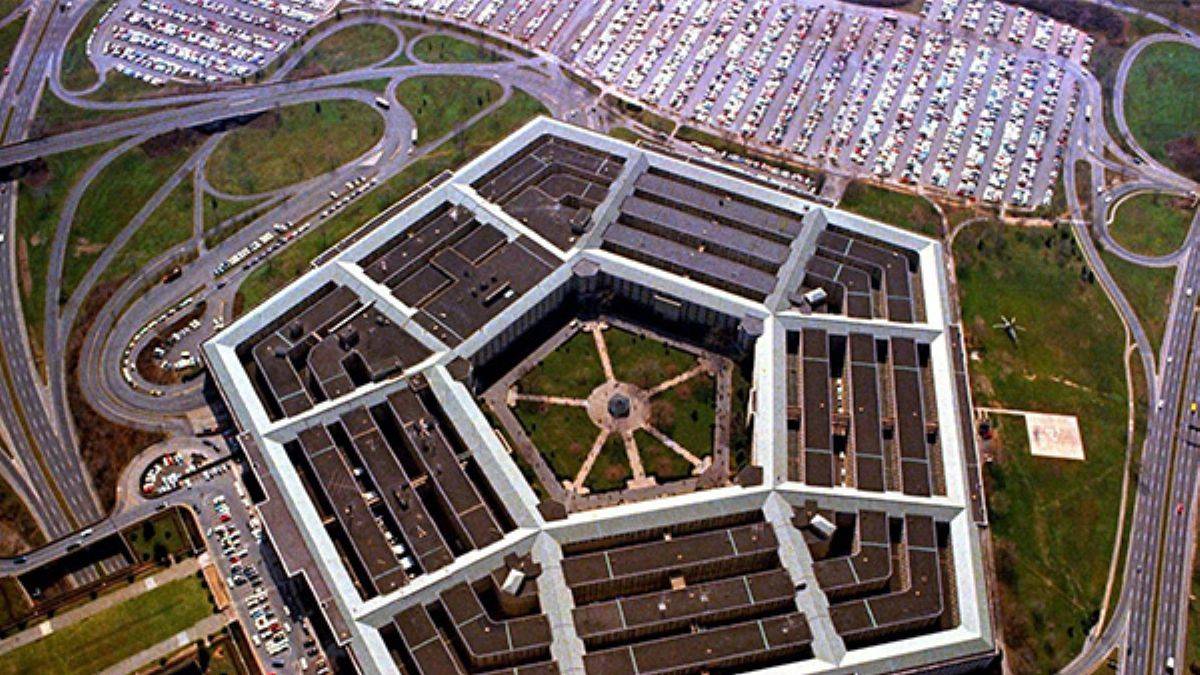 Türk Pentagon personeli belge kaçırırken yakalandı