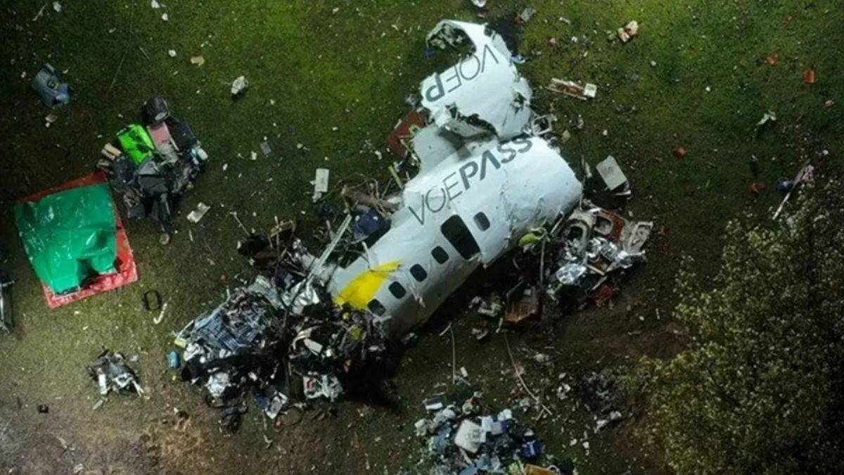 61 kişinin öldüğü uçak kazasında 10 yolcunun uçağa yetişemediği ortaya çıktı
