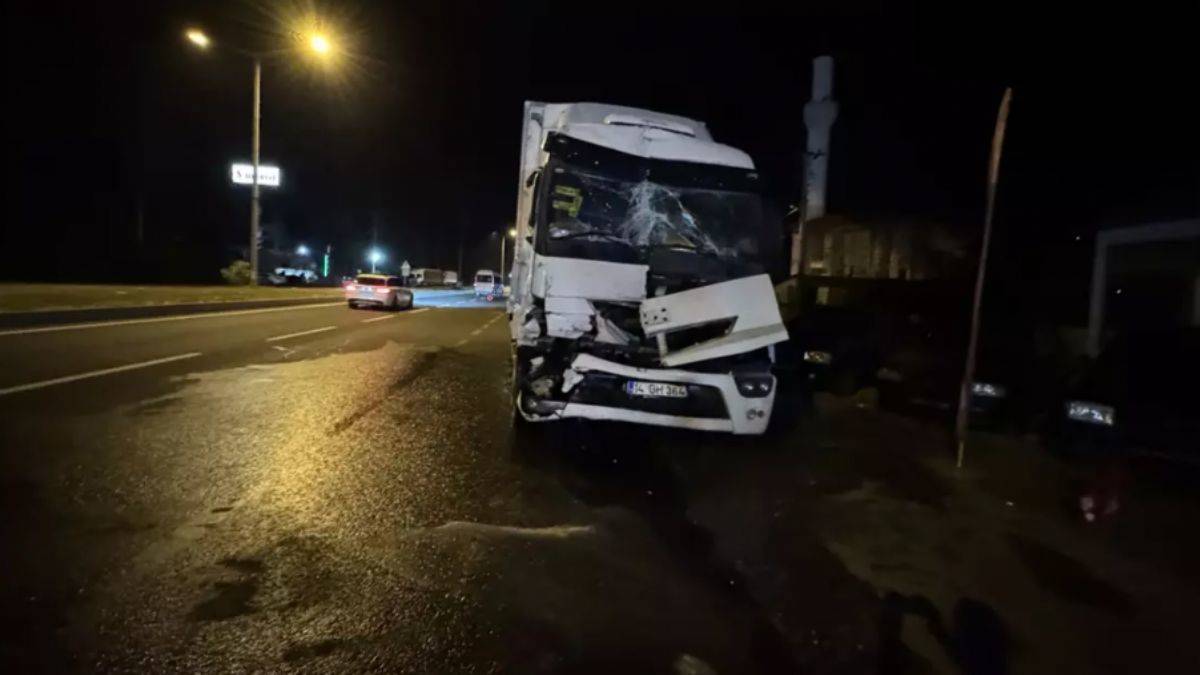 Bolu Dağında tırın freni patladı