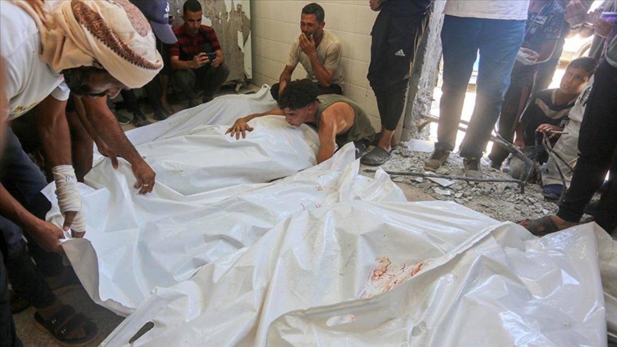 İsrail sabaha kadar Gazze'yi bombaladı: 21 şehit