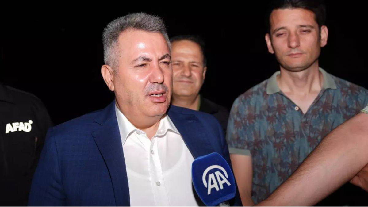 İzmir'deki yangınlarda son durum ne? Vali Elban açıkladı