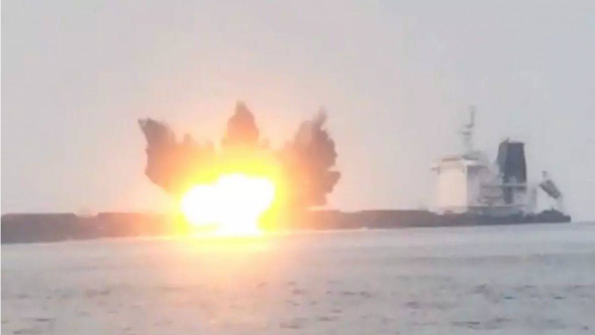 Yunan bayraklı tankere silahlı saldırı