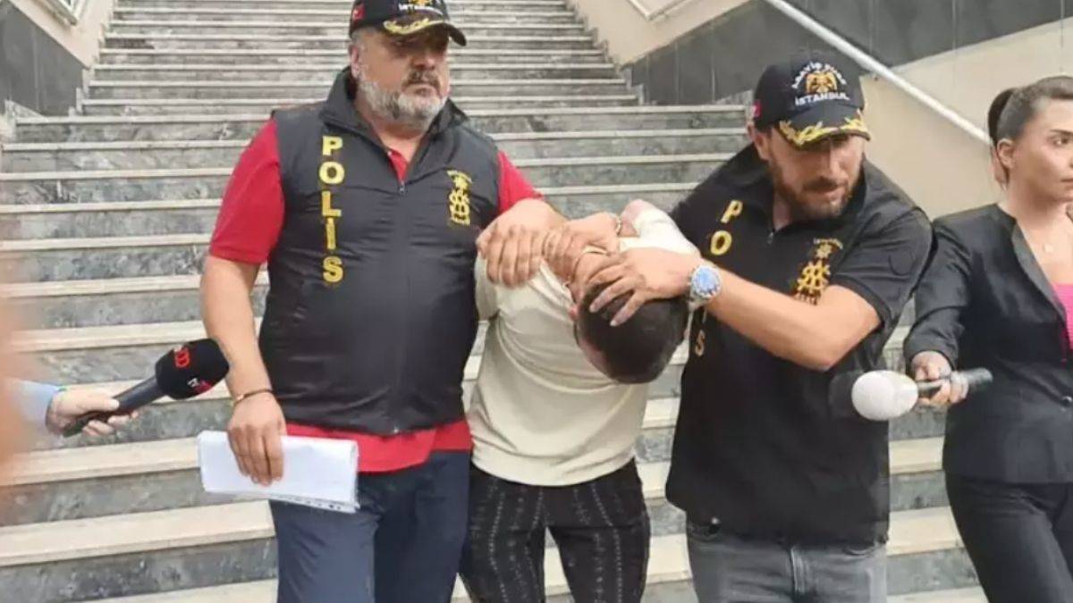 Müzisyen katillerini kapıda karşılamış