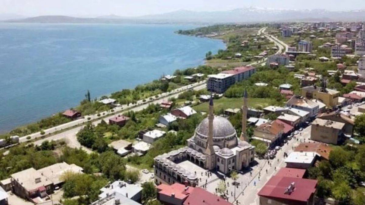 Ahlat Nerede ve Hangi İle Bağlı? Türkler İçin Önemi Nedir?