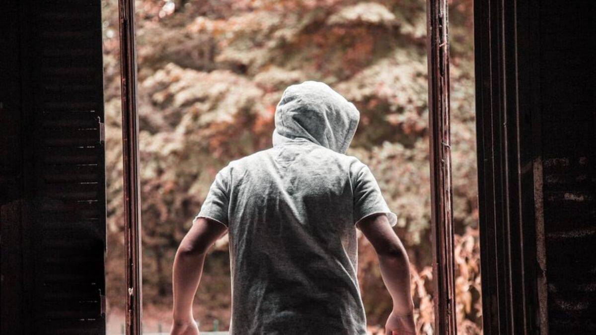 'Entelektüel Hırsız', evdeki kitabı okumaya dalınca yakalandı