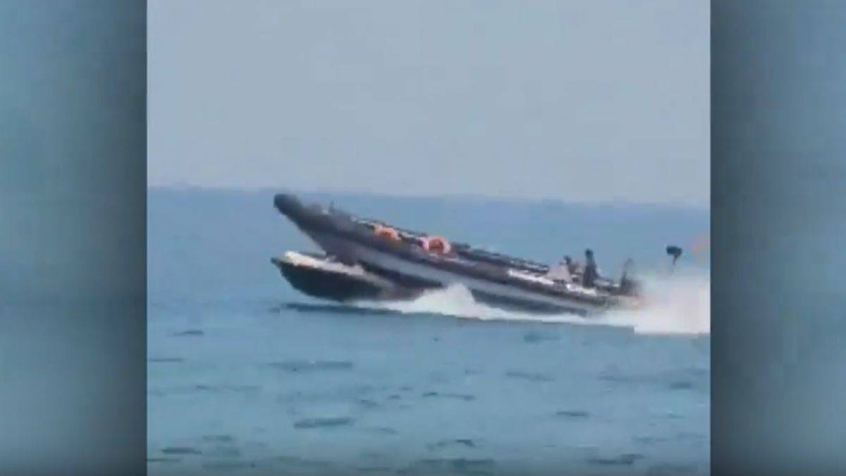 Göçmen teknesinin üzerinden geçti!