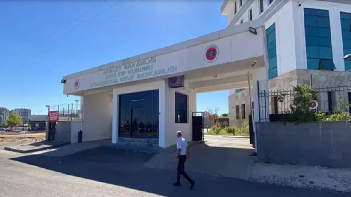 Cezaevinden izinli çıkan babasını öldürdü