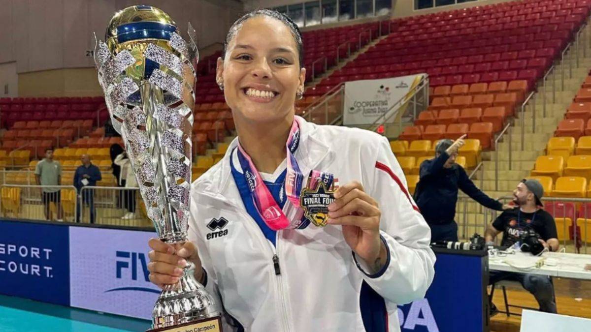 Kadın voleybolcu evinde ölü bulundu