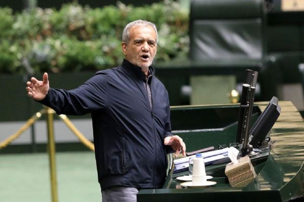 Pezeşkiyan: 100 milyar dolar yabancı yatırıma ihtiyacımız var